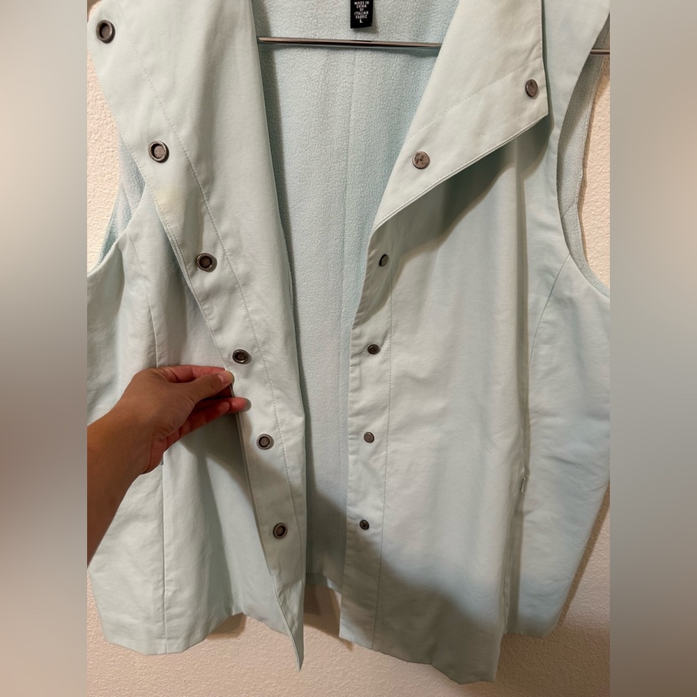 *GENTLY USED* EILEEN FISHER Fleece Lined Ice Blue Vest-Snap Buttons, Size Large - Picture 6 of 11